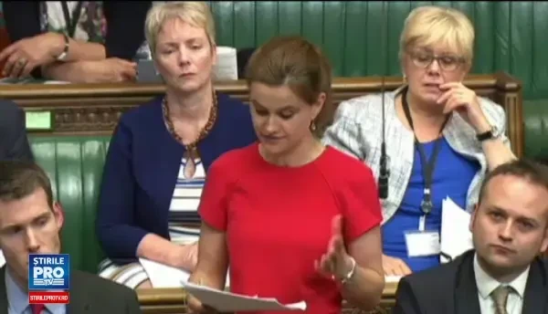 Ucigasul parlamentarei Jo Cox si-a construit arma artizanala dupa instrucitunile unor neo-nazisti americani