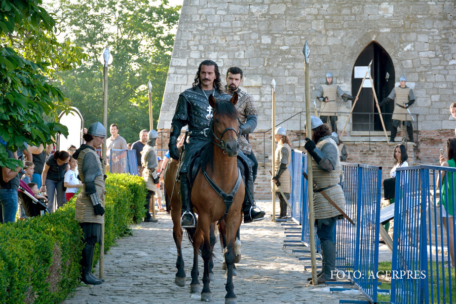 Orasul din Romania unde Vlad Tepes si-a facut aparitia pe strazi. "Duminica vom avea tras in teapa"