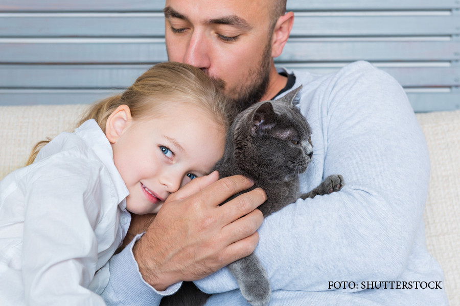 Greselile pe care le facem in relatia cu copiii nostri. Ce se intampla atunci cand ii pupam "prea mult"