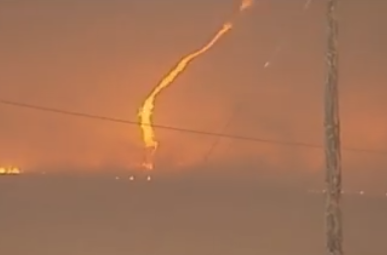 Imagini apocaliptice in California: un incendiu de vegetatie s-a transformat intr-o tornada de flacari. VIDEO