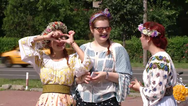 fete imbracate in ie