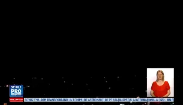 Furtunile au lovit cu grindina in toata tara si au distrus sute de gospodarii. Peisaj de iarna in satele din Moldova