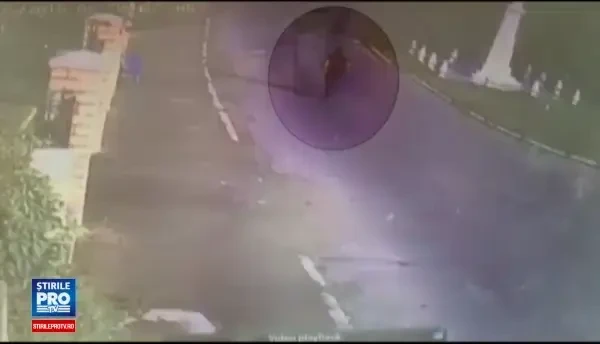 Rafuiala ca-n vestul salbatic, cu lopeti, bate si topoare, in Olt. Motivul absurd care i-a infuriat pe indivizii din imagini