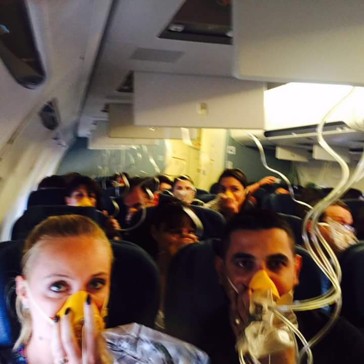 Panica la bordul unui avion plin de romani. Ce s-a intamplat la scurt timp dupa decolare