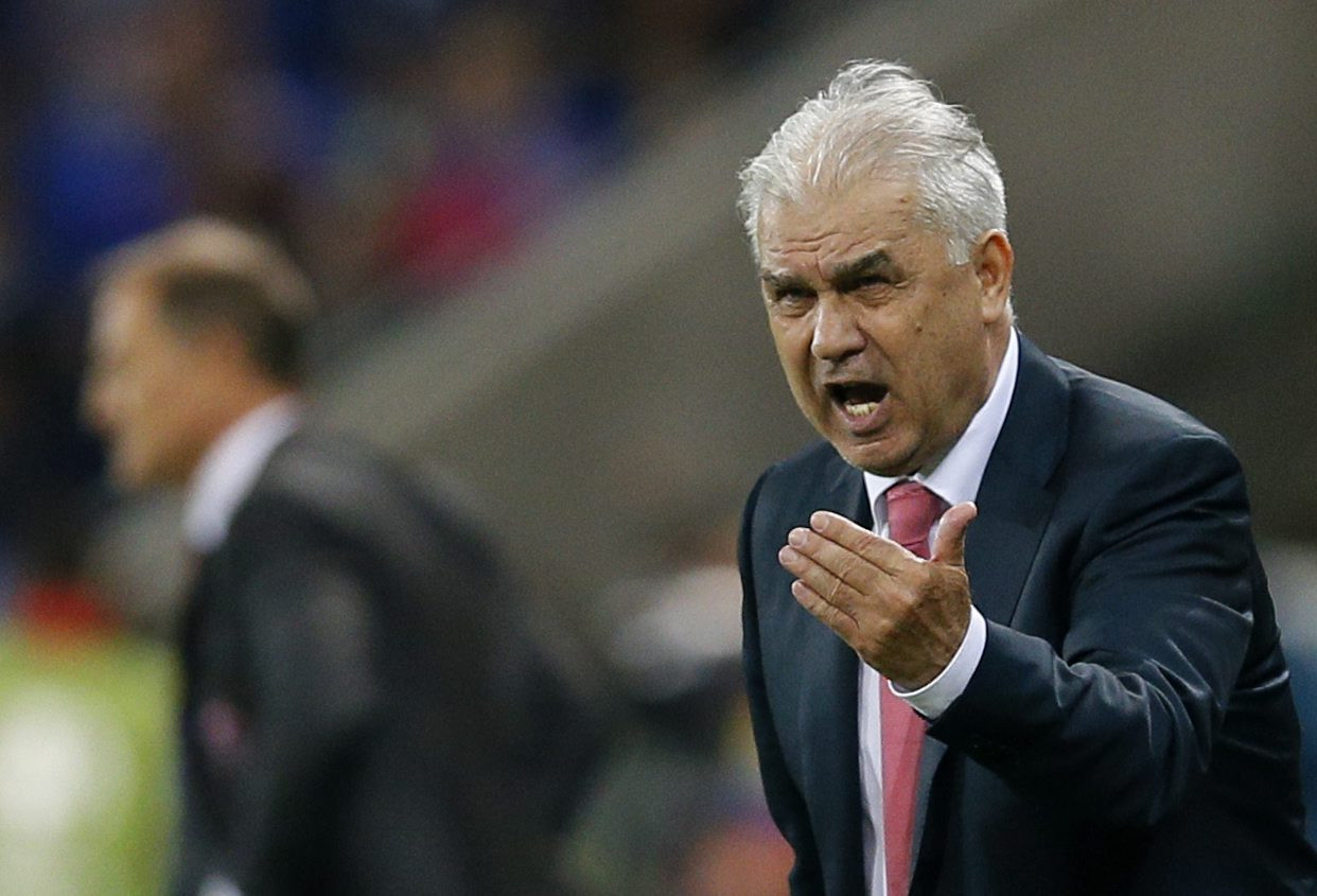 Un barbat a sunat la 112 si a amenintat ca intentioneaza sa il impuste pe Anghel Iordanescu. Ce sanctiune a primit