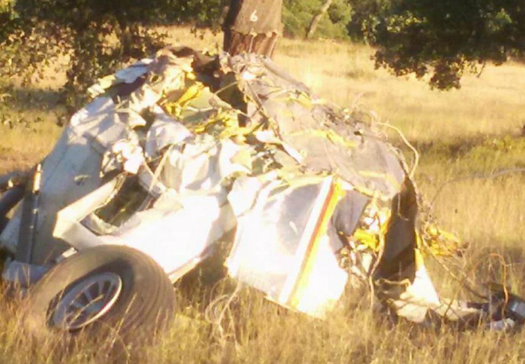 Un mort si trei raniti grav dupa ce un avion usor, cu parasutisti, s-a prabusit in Portugalia. Imagini de la locul tragediei