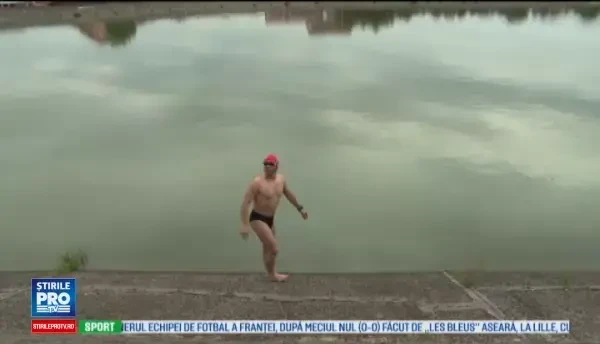 Romanul care a inotat 11 ore in apa rece a Jiului pentru a ajuta o fetita nascuta fara un picior. Ce s-a intamplat la final