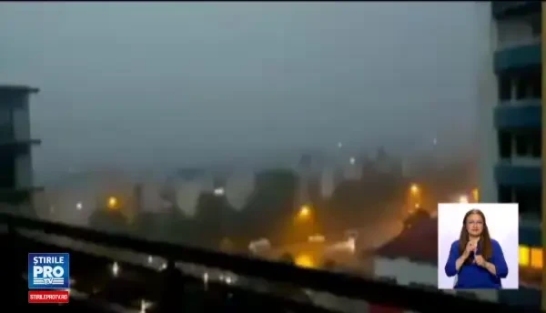 Prapad in judetul Mures: sute de case au ramas fara acoperisuri in urma unei tornade. Ce povestesc localnicii