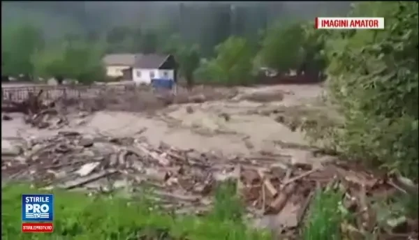 Sectia de primiri urgente a unui spital din tara, inundata la 2 saptamani de la inaugurare. Bine ca nu ne-am electrocutat