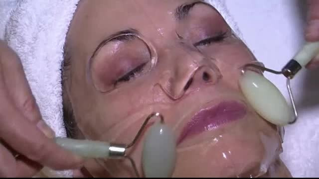 Tratamentele cosmetice care te scapa de operatiile estetice. Cat costa o sedinta de inlocuire a ADN-ului
