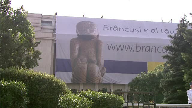 "Cumintenia Pamantului" a acoperit Palatul Victoria. Actiunea care incearca sa ii motiveze pe oameni sa doneze