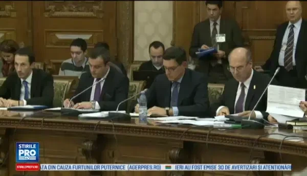 Averile cabinetului Ciolos. Ministrul care a trecut de la un salariu de 3 milioane de lei/an la unul de 6.000 de lei/luna