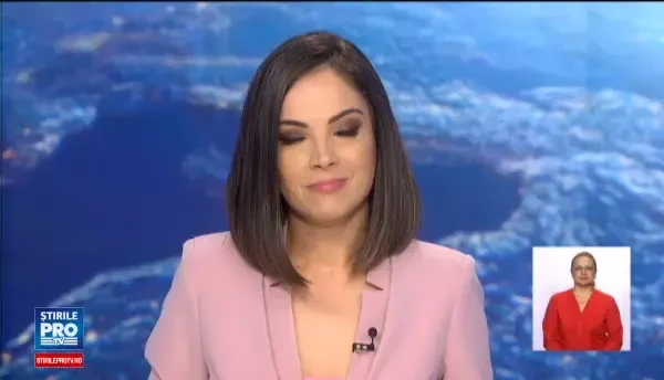 Purcelusul care a dat noroiul pe apele limpezi din Hawaii. Face surf din mosi-stramosi