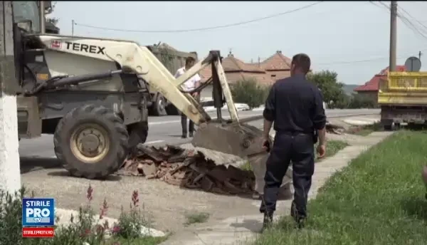 Furtunile au lasat in urma lor un urias dezastru. Metoda prin care oamenii din Petrosani si-au protejat masinile de grindina