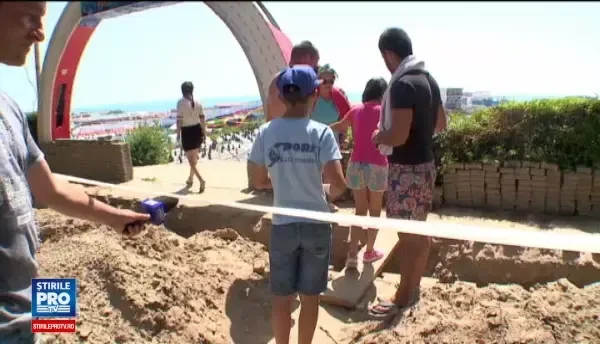 Statiunea de pe litoral care arata ca dupa bombardament. Surpriza neplacuta de care au avut parte turistii care au venit aici