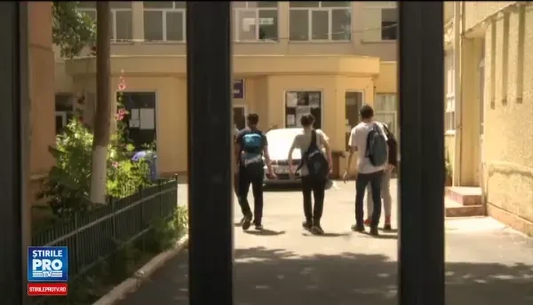 BACALAUREAT 2016. Elevii au sustinut proba de competente digitale. Stau pe Facebook, aici ma descurc 100%