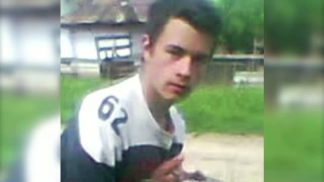 Un tata isi cauta fiul disparut de acasa de o saptamana. Cei care l-au vazut pe baiat sunt rugati sa anunte autoritatile