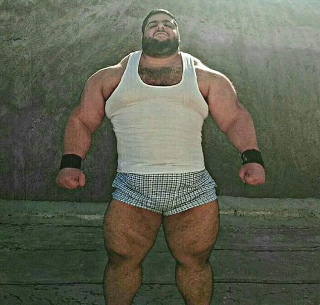 Incredibilul Hulk exista cu adevarat. Un iranian de 150 de kilograme socheaza cu fizicul sau