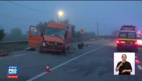 Accident grav in Bistrita-Nasaud, dupa ce soferul unui microbuz ar fi adormit la volan. A fost activat planul rosu