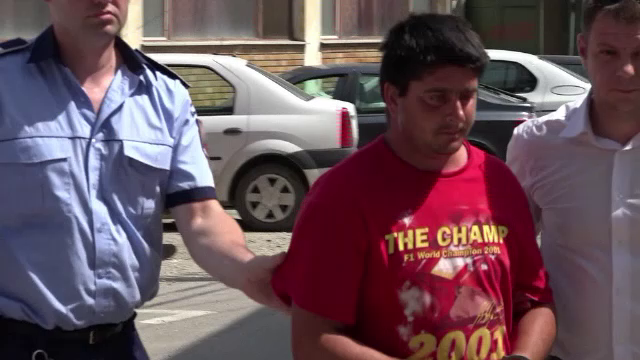 O fetita de 10 ani, cu afectiuni psihice, ar fi fost abuzata sexual de doi barbati. Acestia s-au parat unul pe celalalt
