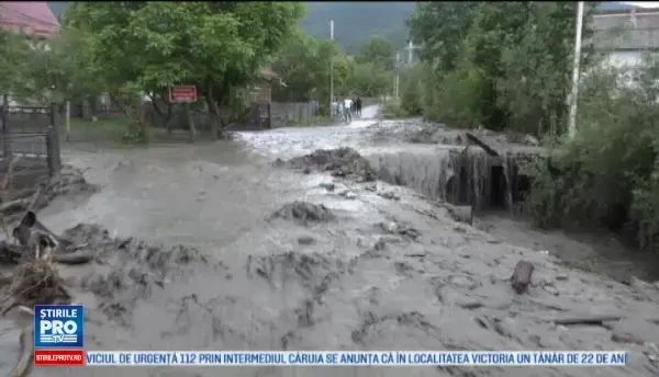In timp ce toata tara incearca sa faca fata caniculei, localitatea Borsa din Maramures a fost maturata de inundatii
