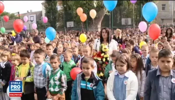 Anul scolar ar putea incepe mai devreme in acest an. Propunerea Ministerului Educatiei naste discutii in contradictoriu