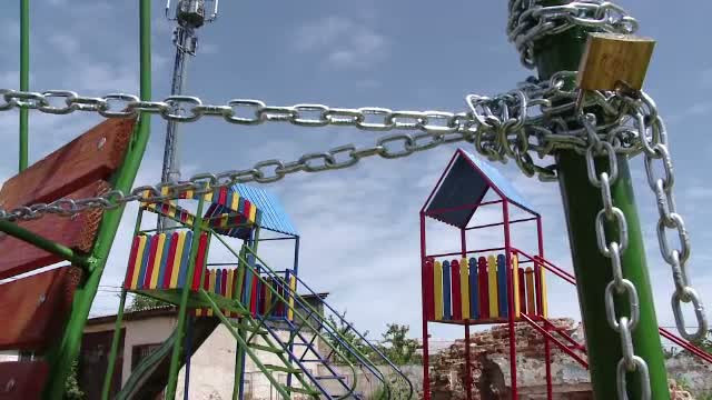 Povestile cutremuratoare ale tinerilor abandonati in "Orfelinatul Groazei". Cum erau transformati in legume copiii prea vioi