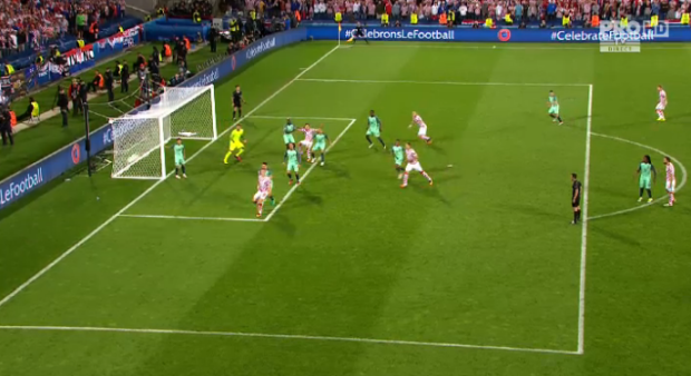 Elvetia - Polonia, 4 - 5; Tara Galilor - Irlanda de Nord, 1 - 0 si Croatia - Portugalia, 0 - 1. REZUMATE VIDEO