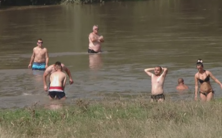 A mers cu iubitul la scaldat, dar nu se astepta la ce avea sa se intample. Cum s-a terminat totul