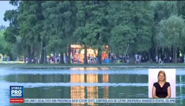 Forfota mare in parcuri si la terasele din Capitala. Oamenii au iesit din case pentru a se racori