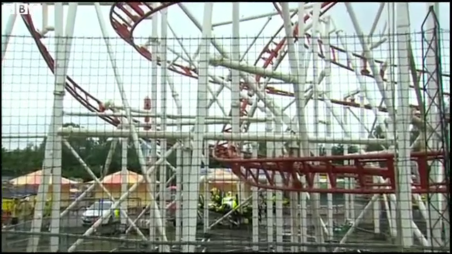 Accident intr-un parc de distractii din Scotia. 10 raniti dupa ce un trenulet dintr-un montagne russe s-a rasturnat