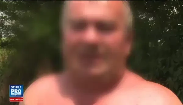 Barbatul care a intrat intentionat cu microbuzul in terasa unei benzinarii avea probleme psihice. Explicatiile tatalui sau