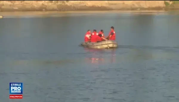 Doi tineri si un adolescent au murit, in mai putin de 24 de ore, inghititi de ape. Avertismentul pompierilor