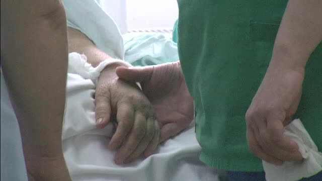 Ancheta la un spital din Iasi. O femeie ar fi murit din cauza unei infectii, la cateva zile dupa o operatie la sold