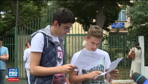 EVALUARE NATIONALA 2016 subiecte si barem MATEMATICA. Elevii se plang ca un exercitiu a fost prezentat gresit. FOTO