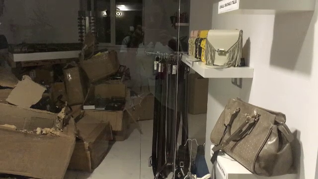 Un adevarat arsenal. Descoperirea facuta de politie intr-un magazin de la parterul unui hotel de 4 stele din capitala