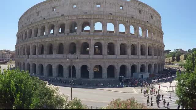 "Noua fata" a Colosseumului. Sistemul prin care restauratorii au curatat impunatorul obiectiv turistic din Roma