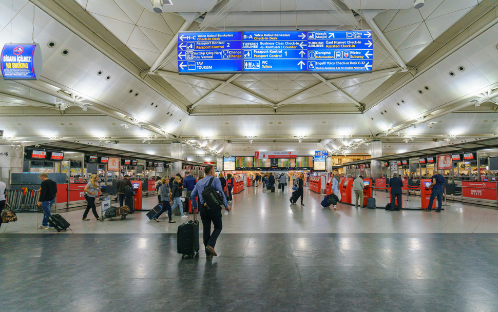 Reuters: Toate zborurile de pe Aeroportul International Ataturk au fost anulate