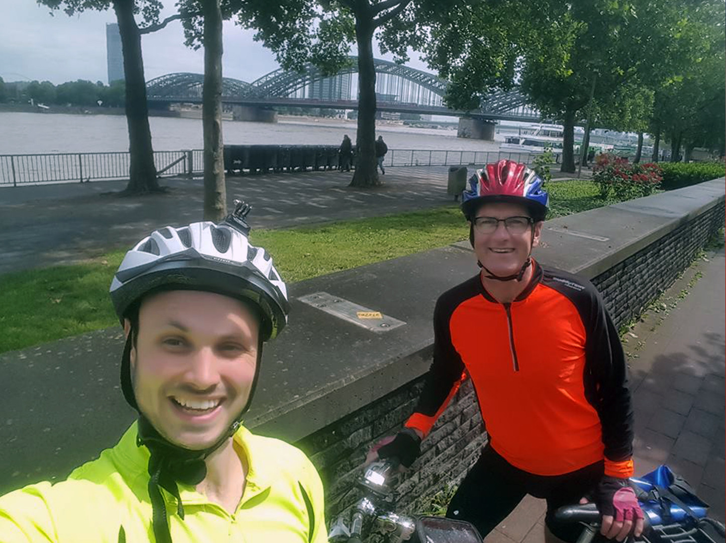 Doi irlandezi au plecat intr-o aventura pentru copii sarmani din Romania. Ce suma au reusit sa stranga la final