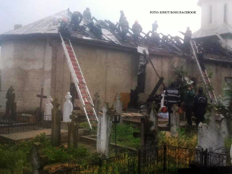 biserica lovita de trasnet in Valea Stanciului, Dolj