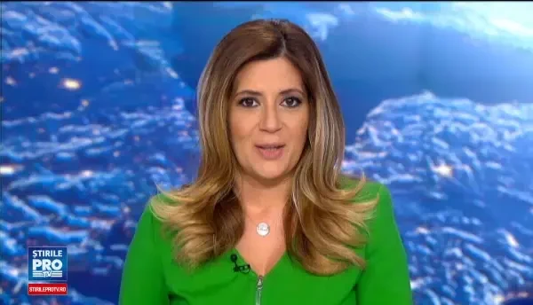 Rihanna a lansat Sledgehammer, primul videoclip care a avut premiera in cinematografe. Piesa va aparea si in filmul Star Trek