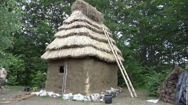 Satul izolat din Apuseni pe care voluntarii l-au transformat in muzeu viu: "Romania e o tara frumoasa, trebuie sa o protejam"