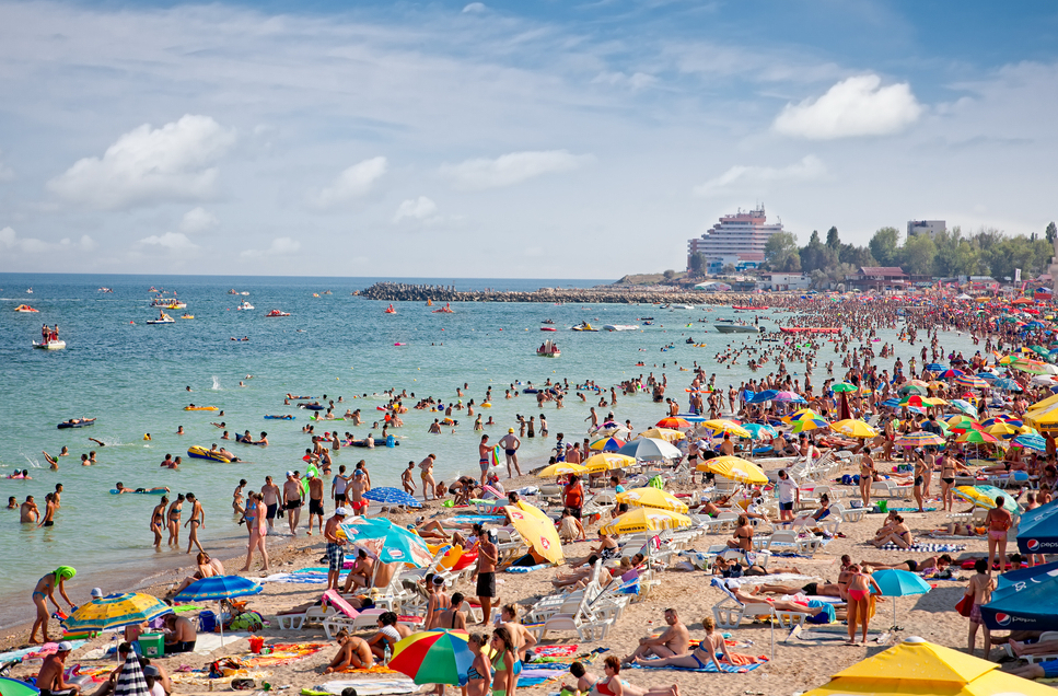 Statiunea unde o bere e 5 lei, iar cazarea ajunge si la 60 de lei pe noapte. Care sunt insa dezavantajele