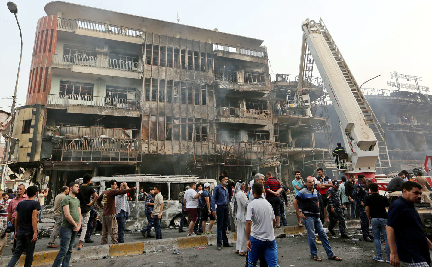 Este cel mai sangeros atentat de dupa invazia Statelor Unite. Bilantul atacului din Bagdad a ajuns la 250 de morti