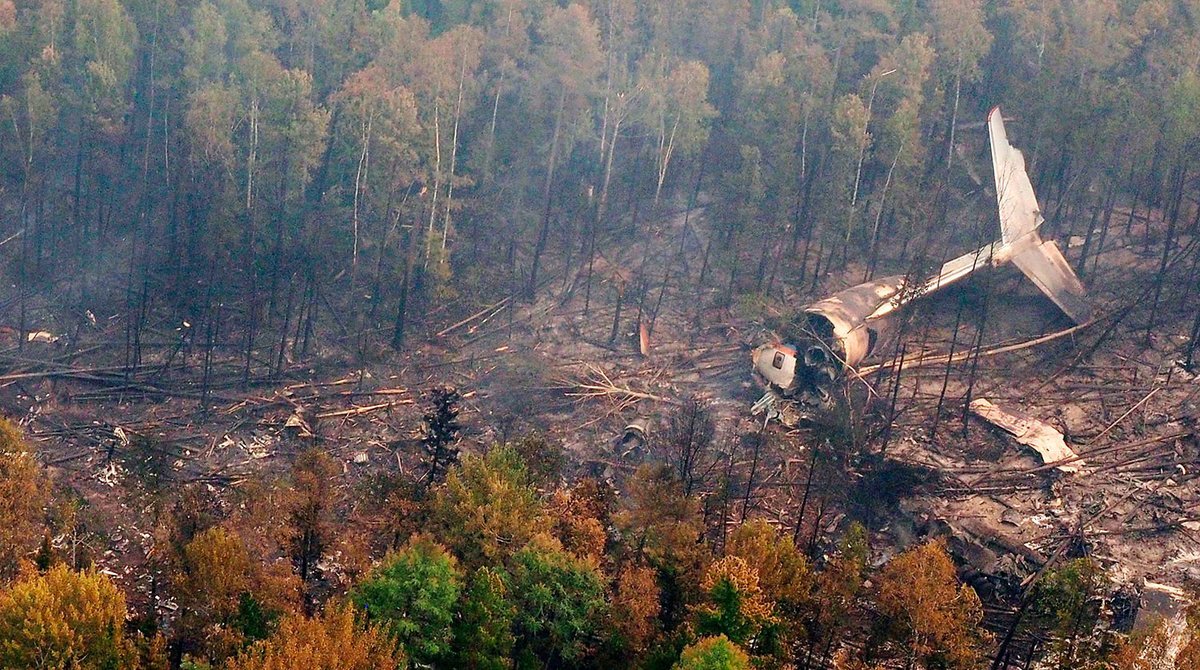 epava avionului prabusit