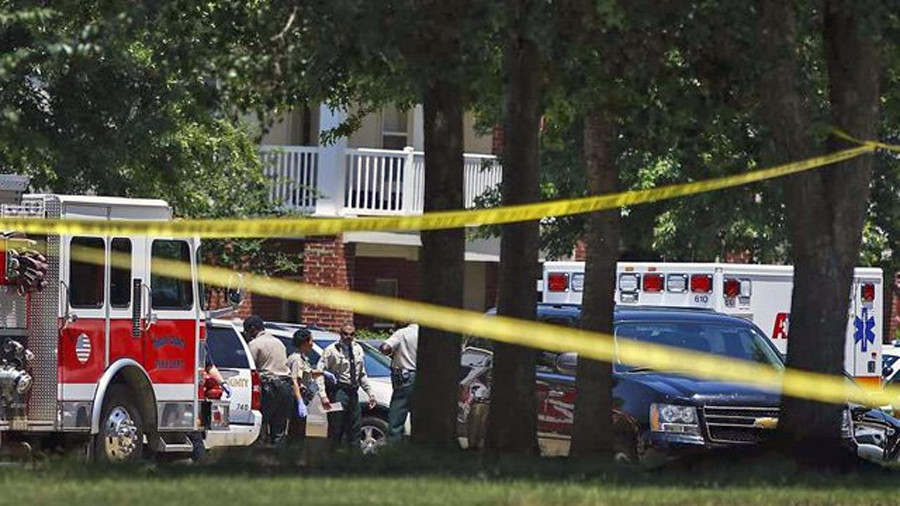 O femeie din SUA si-a masacrat cu un cutit 4 din cei 5 copii. Ce l-a salvat pe cel mai mare dintre frati