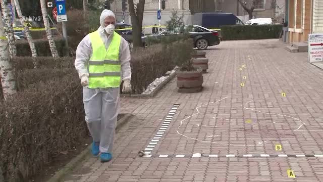 Tanara de 23 de ani, injunghiata de fostul iubit chiar in cofetaria in care lucra. Atacatorul a fost retinut de politisti