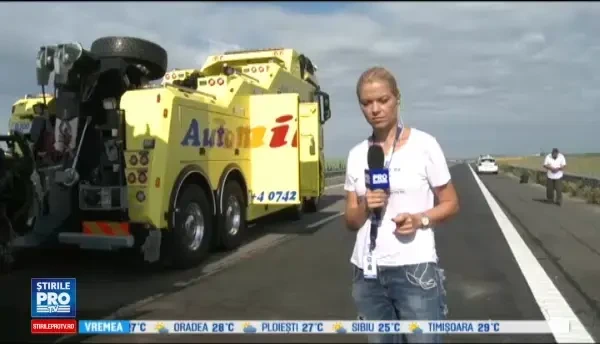 Circulatie blocata pe Autostrada Soarelui, dupa ce un autocar s-a izbit de un TIR. Primele imagini de la fata locului