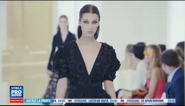 Contrast puternic intre colectiile Dior si Versace pentru sezonul rece. Pe ce au mizat cele doua case de moda