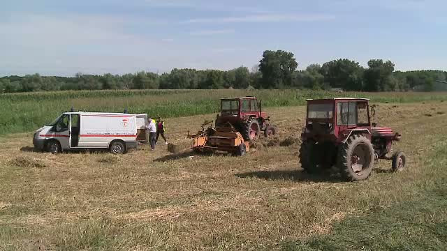 Tanar de 29 de ani, strivit de utilajul pe care incerca sa il repare. Cum s-a produs tragedia